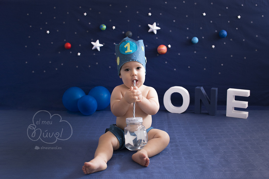 fotografía smash the cake planetas espacio en estudio igualada barcelona el meu núvol fotógrafo newborn bebés infantil00009