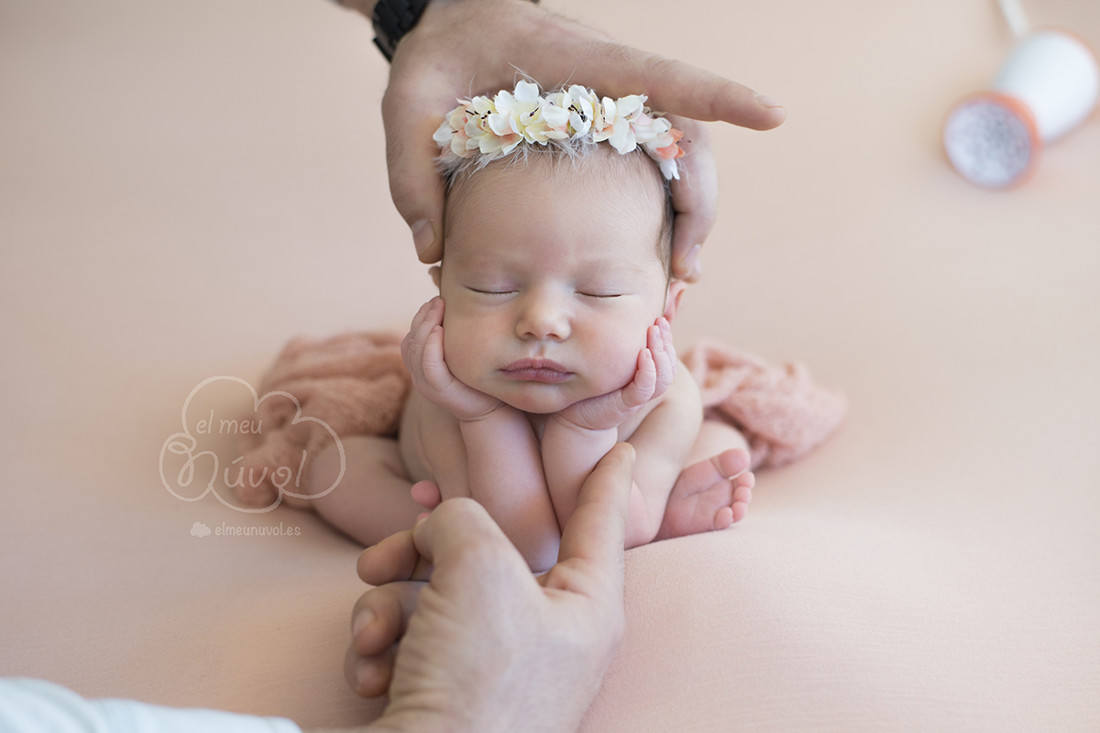 fotografía de recién nacido segura en igualada barcelona el meu núvol fotógrafo seguridad neonatal nounat bebé newborn00003